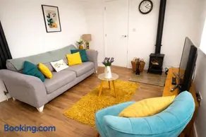 Couples Retreat - Cosy Modern Cottage ,Near Carlisle, the Borders and the Nrth Pennines , near village pub & in peaceful village location - Image 2