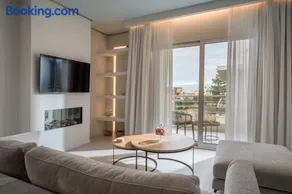 Selas Spacious 3 BDR Apt by Hospi Living - Image 4