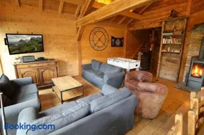 Chalet with Ski Slope Views, Jacuzzi & Cinema Room - Image 2