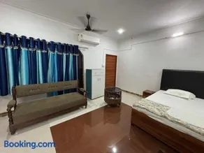 Trivrindam Hotel - Image 2