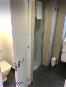 Apartamento con Jardin y Garaje - Image 2