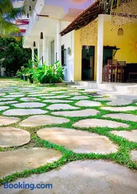 Little Sunshine Guest House & Restaurant - Image 1