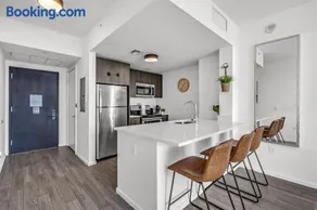 Experience Miami Modern 2 Bed Near Biscayne Blvd - Image 4