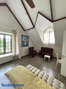 Hanberry Luxury Cottage - Image 3