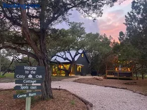 Feed Deer and Chickens Cozy Cottage 8 min to Boerne - Image 1