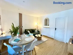 Suite Cinéma - Smart TV - Queen Size - WIFI - Gare 8 min - Image 3
