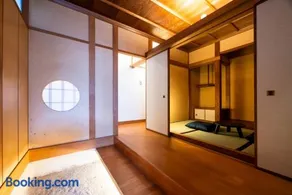 Casa Villa 連歌屋 Wooden detached house in Dazaifu - Image 2
