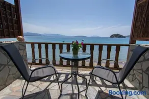 Poseidon Apartments - Image 1