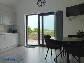 Mountain View Apartment - Image 1