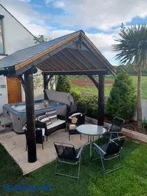 The Loft at Rock Cottage with hot tub - Image 2