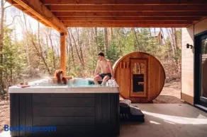 Chalet Calma with Private Spa & Sauna, Billiards & Games - Image 3