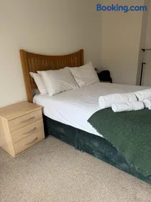 Bristol Gem Cozy 1-Bedroom Flat with Kitchen & Free WiFi - Image 5