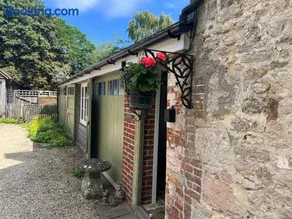 Old Cart Shed in Lyneham - Image 5