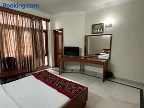 Pamposh Guest House, Gurgaon - Image 4