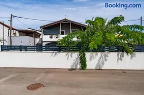 Apartment with Pool & Terrace - Walk to Beach - Free Parking A2 - Image 3