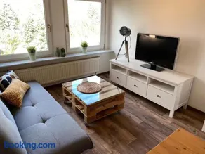 Schöne Dachgeschosswohnung - Image 1