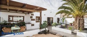 Casa Botanica - Central Island Location - 10 mins drive to Famara and La Santa - Image 2