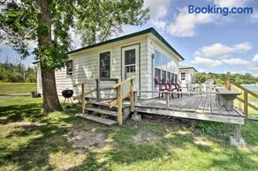Pet-Friendly Beachfront Dent Cabin w/ Grill! - Image 1