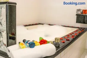 MOTEL SHAMPOO (Adult Only) - Image 2