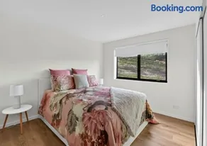Luxury Country Accommodation in Magra, Tasmania - Image 3