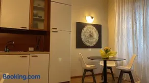 Holiday Thea & Residence - Image 4
