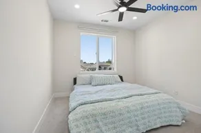 4 Bedroom luxry living with private pool - Image 3