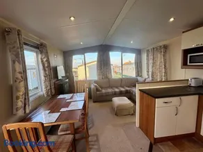 Relax By The Coast - Spacious 6-sleeper Caravan - Image 5