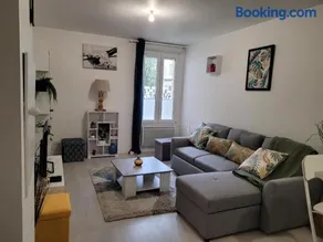 Cocooning House 204 Suite Green- Superb studio Aéroport PARIS Roissy CDG, Parc ASTERIX, Château de CHANTILLY, STADE DE FRANCE - Image 1