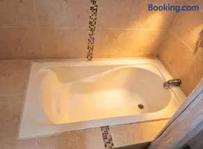 Hogar Entero , Ubicación Ideal cerca de todo - Image 2
