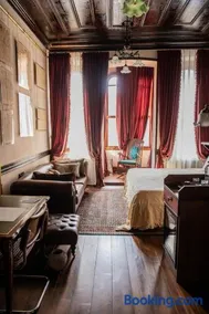 The Yard Hotel - Image 1