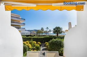 Apartamento a pie de playa, climatizado y parking - Image 1