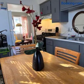 Entire 2BR Home - 15 Min to Downtown & Parks - Image 2