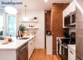 Waterside Step-free 2BR, Near Brown and RISD, Free Parking - Image 4