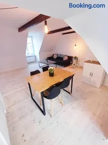 Beautiful 2 bedroom Apartment center of city - Image 4