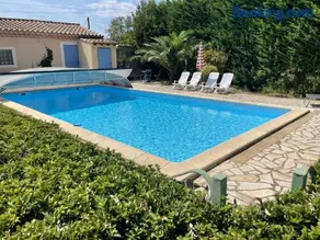 CHARMANT LOGEMENT AVEC PISCINE EN PROVENCE au premier étage d une villa - Image 2