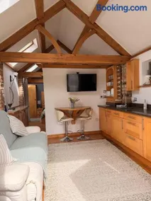 Beautiful Barn Retreat - Image 2