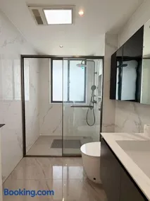 Eastern Hub - Bund Branch Premium 3-Bedroom Apartment with Bund View - Image 5