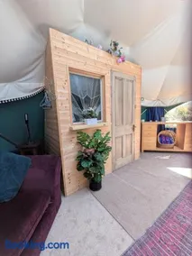 Luxury Glamping in the Stargazer Dome - Beautiful Private Setting close to Narberth - Image 3