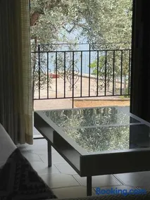 ELAIA by the sea guesthouse - Image 3