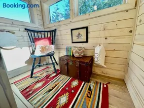 Sundance carriage house romantic Sleeps 5 - Image 4