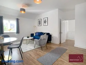 Bracknell - Maisonette Parking 2Bed - Image 2