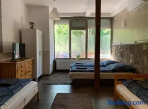 Park Vendégház Apartman - Image 3
