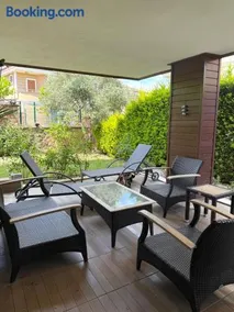 Spacious 3-Story Villa w Garden&Pool,400m to Beach - Image 1