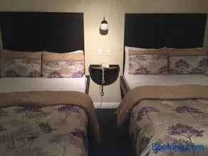 Mayflower Motel - Image 3