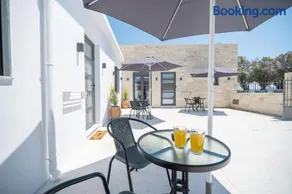 Kiani Apts - Image 2