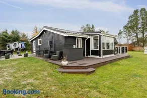 Holiday Idyll Near Beach And City Life - Image 2