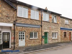 Wood Cottage - Image 1