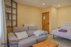 Apartamento con balcón en Sant Jaume - Image 2