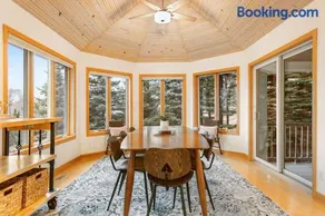 Viewhouse -Private Beach Access - Walkable - EV - Image 3