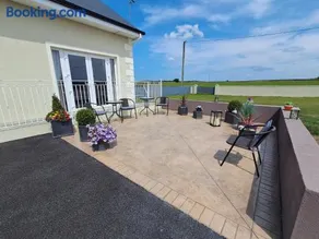 Warm Spacious Three Bed Chalet - Image 2